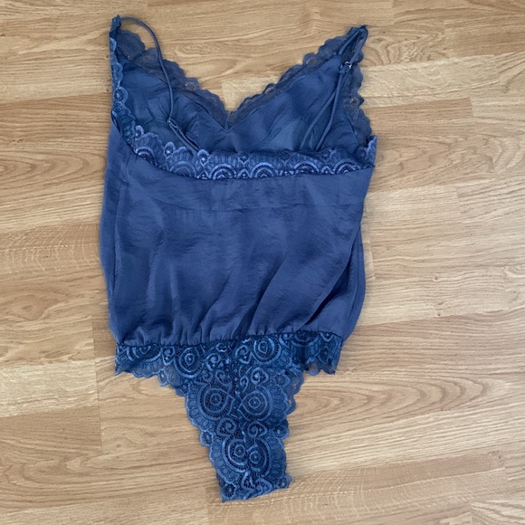 NWT here comes the sun bodysuit - Picture 3 of 4